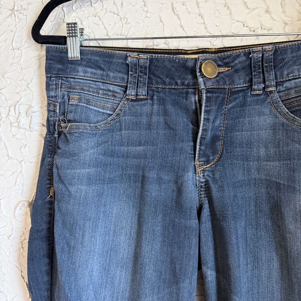 Democracy Indigo Cropped Jeans - Picture 2 of 9